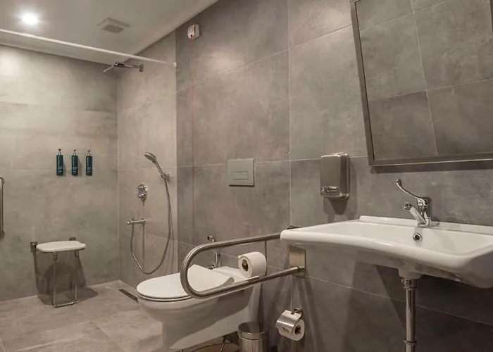 Doubletree By Hilton Yomra 4* ترابزون