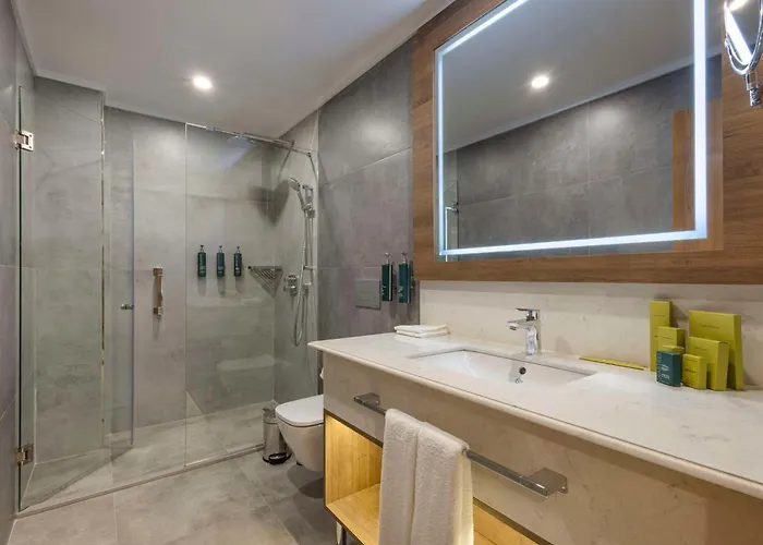 فندق Doubletree By Hilton Yomra